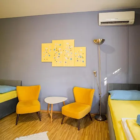 Holiday Sun Garden 펜션